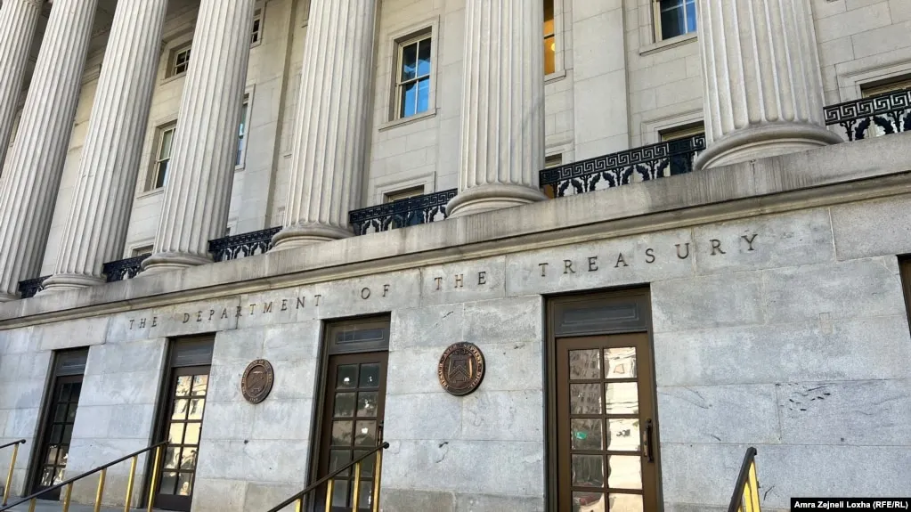 Минфин США объявил о новом пакете ограничений против физических и юридических лиц в Иране, Турции и ОАЭ, которых Вашингтон считает участниками сетей снабжения Тегерана ракетами и беспилотниками.