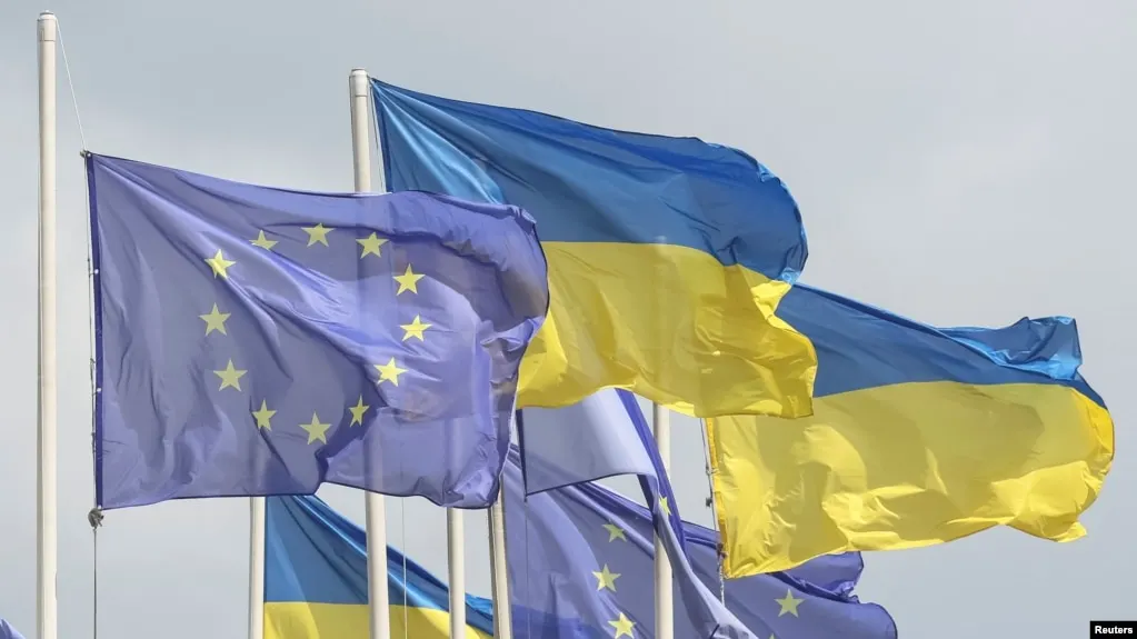 Европейский Союз единогласно одобрил изменения в бюджет для предоставления Украине кредита на 90 млрд евро и согласовал 20-й пакет санкций против России. Средства предназначены для поддержки армии, оборонной промышленности и граждан Украины.