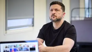 Президент Украины Владимир Зеленский считает, что усиление изоляции российского сегмента интернета и блокировка мессенджеров связаны с подготовкой к всеобщей мобилизации и возможному новому наступлению в Украине.