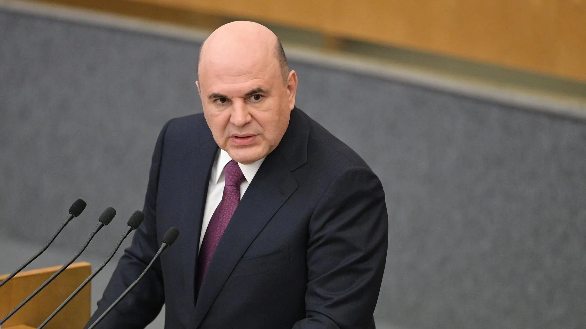 Ассоциация представителей электронной торговли поддержала идею поэтапного введения НДС на импортные товары, предупредив, что резкое ужесточение налогообложения может увести покупателей в нерегулируемые каналы и снизить выручку российских продавцов.