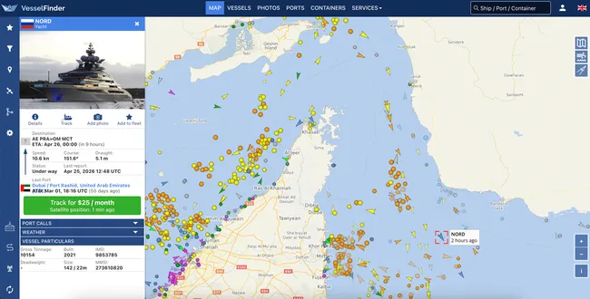 142-метровая суперъяхта «Nord», принадлежащая предпринимателю Алексею Мордашову, покинула Дубай, прошла через Ормузский пролив и следует в направлении Омана. По данным сервисов морского трекинга, в те же часы пролив пересекли несколько судов, находящихся под санкциями США, а также ряд грузовых и пассажирских судов.