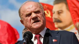 Лидер КПРФ Геннадий Зюганов в Госдуме заявил, что из‑за тяжёлой экономической ситуации Россия может столкнуться с потрясениями, сравнимыми с событиями 1917 года, и отметил, что блогер Виктория Боня публично подняла те же вопросы, на которые фракция коммунистов давно указывает властям.