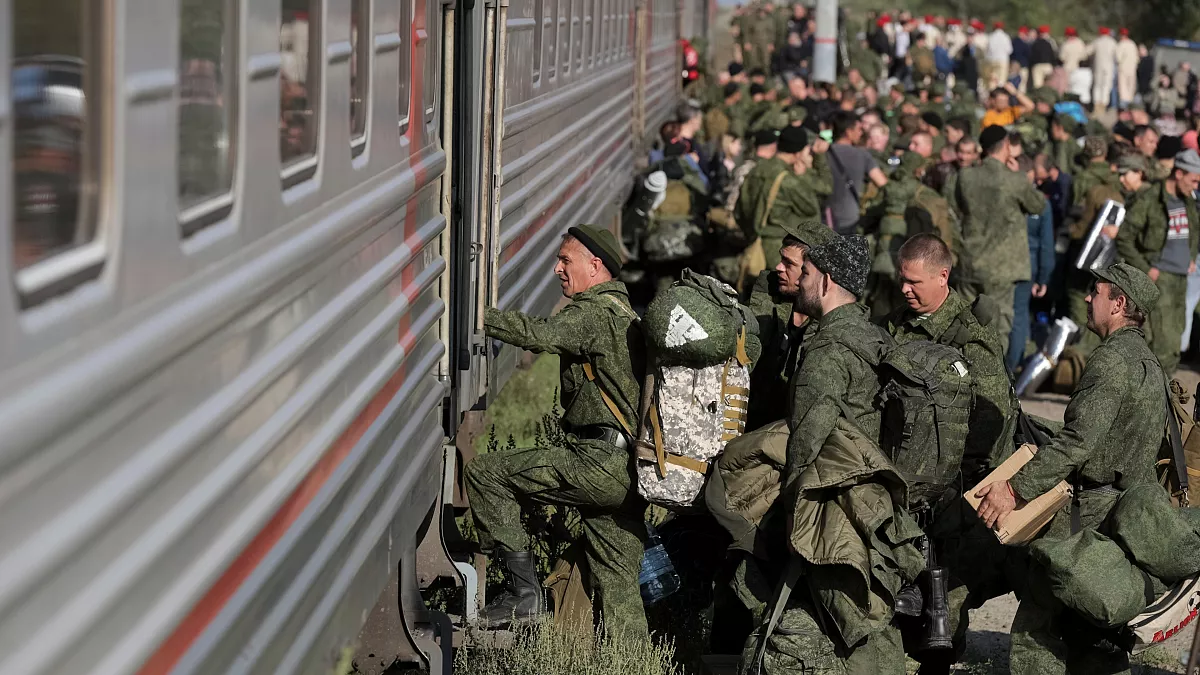 В проекте приказа прокуратуры прописан прокурорский контроль за ведением воинского учёта, передачей данных работодателями и вузами, проверками в МВД, ФСИН и военкоматах, а также проверкой законности предоставления брони.
