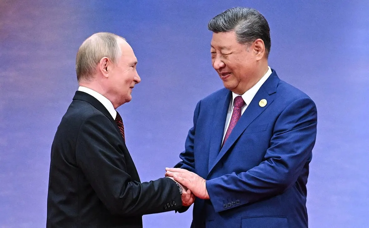 Путин и Си Цзиньпин подписали 47‑страничный документ о «международных отношениях нового типа», закрепившее укрепление всеобъемлющего партнёрства и договорённости по ключевым вопросам, в том числе в энергетике.