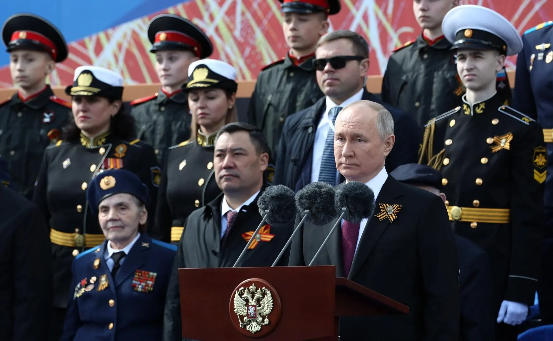 Во время выступления на Параде Победы президент заявил, что победа всегда была и будет за нами. Публикуем текст его обращения.