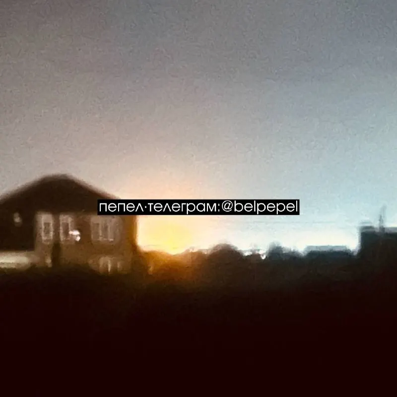 В поселке Новосадовый Белгородской области заметно зарево после взрыва беспилотника. Информация о пострадавших и ущербе уточняется.