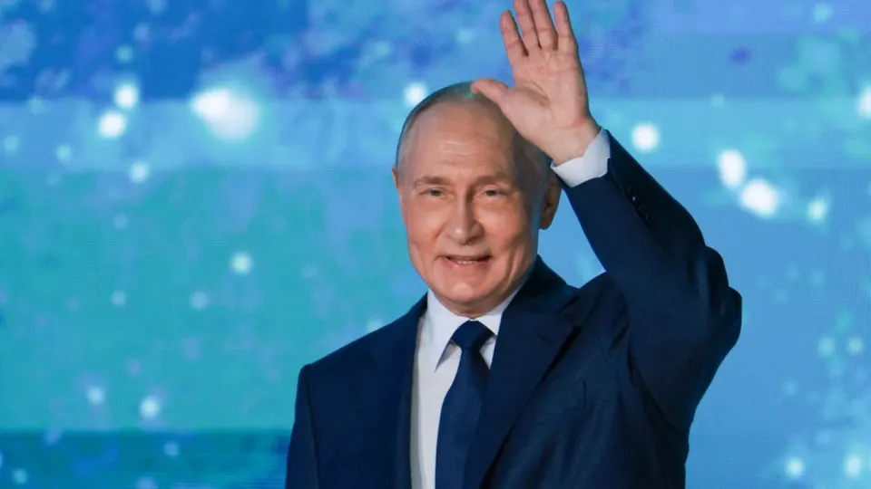 Президент подписал указ, упрощающий получение российского паспорта для жителей Приднестровья; на фоне этого Госдума приняла закон о возможности применения армии для защиты россиян за рубежом.