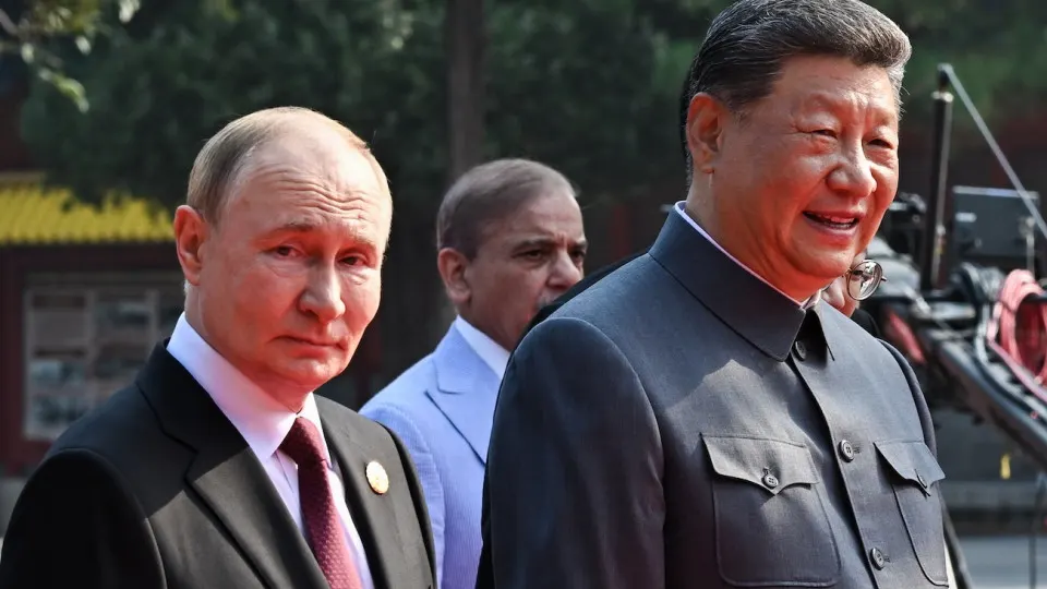 Из‑за ужесточения западных санкций Россия всё сильнее опирается на Китай в закупках критичных технологий и продукции двойного назначения: доля импортных поставок через КНР достигла 90%.