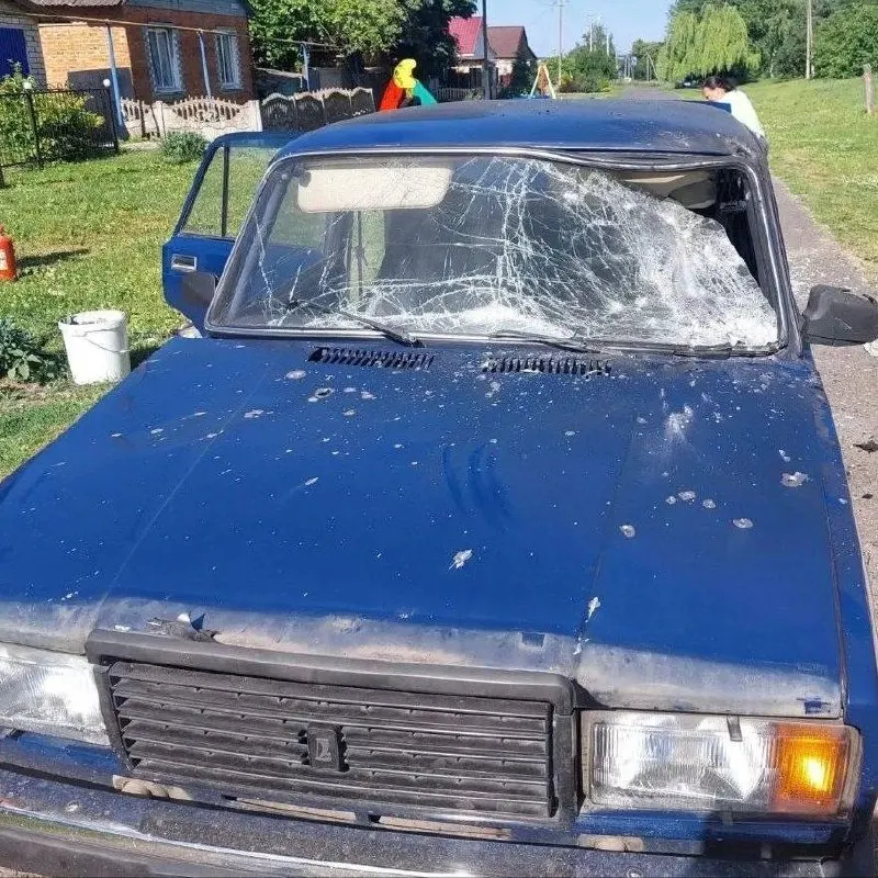 В нескольких округах Белгородской области дроны повредили жилые дома, объект связи и транспорт; один человек получил контузию.