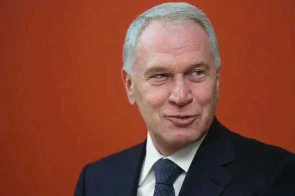 В указе сказано, что награда присуждена за вклад в социально значимые проекты, сохранение культурно-исторических ценностей и благотворительную деятельность.