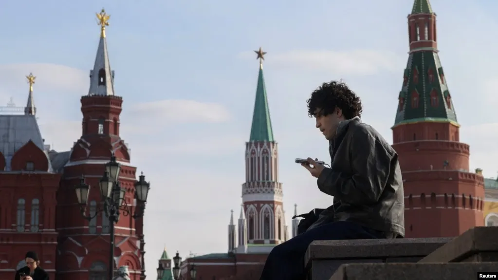 Законопроект о возрастной идентификации несовершеннолетних в интернете предусматривает ограничение времени онлайн для детей до 14 лет и нацелен на ограничение доступа к запрещённому контенту.