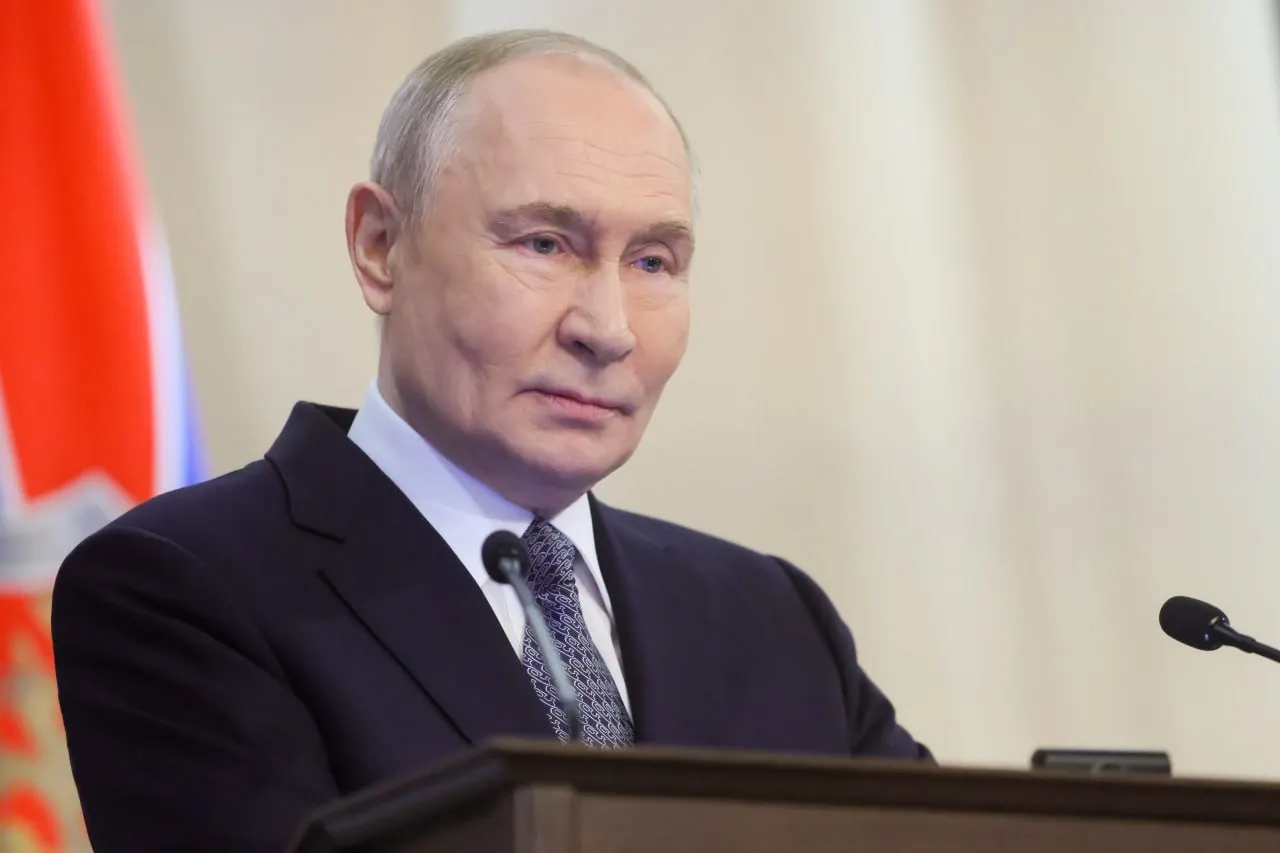 Президент России прибудет в Казахстан по приглашению Касым-Жомарта Токаева; в ходе переговоров стороны обсудят укрепление стратегического партнёрства и союзных отношений.