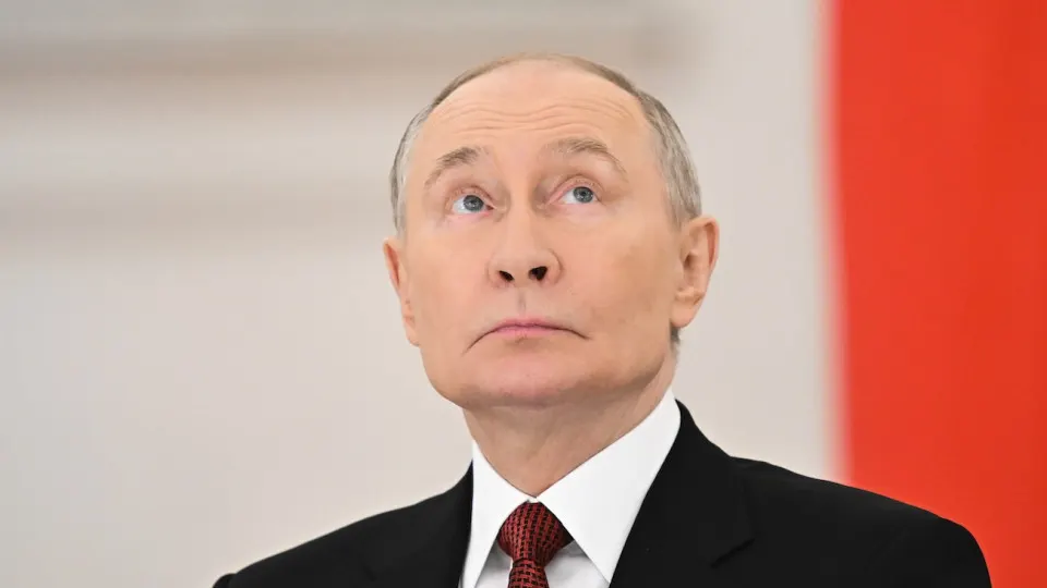 Новый закон обязывает МВД проводить профилактическую работу с гражданами, избегавшими службы и уклоняющимися от мобилизации; в документ вносятся положения о предупреждении уклонений и противодействии искажению исторической правды.