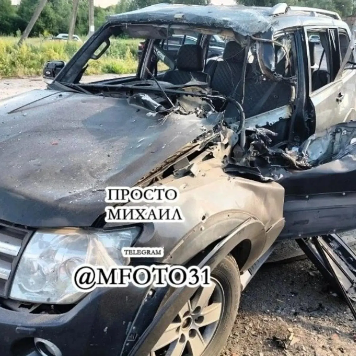Дрон поразил внедорожник заместителя главы администрации Шебекинского округа Сергея Бочарникова. Чиновник не пострадал — ранее по его машине уже наносили удар, при котором пострадали люди.