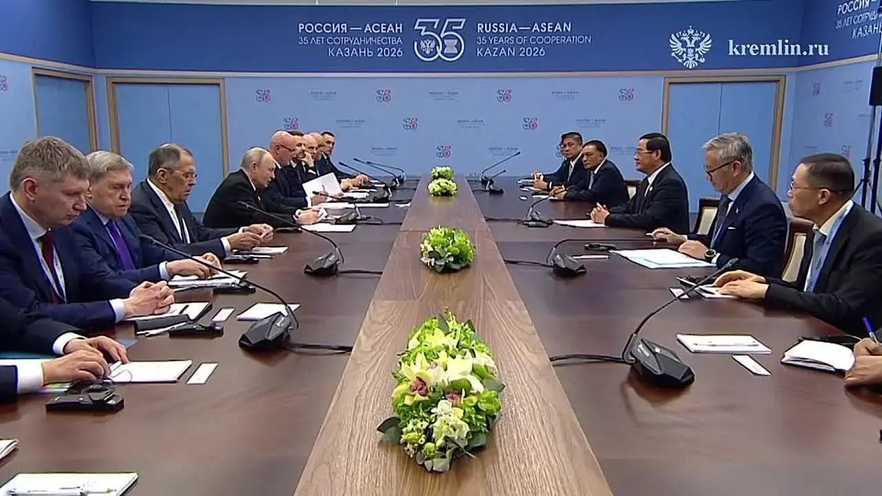 На саммите обсуждали двустороннее сотрудничество; президент поблагодарил партнёров и отметил подарок для Казанского зоопарка. Министр иностранных дел Сергей Лавров заявил о намерении проводить массированные удары по объектам ВСУ; комментариев президента по атаке на Москву не последовало.