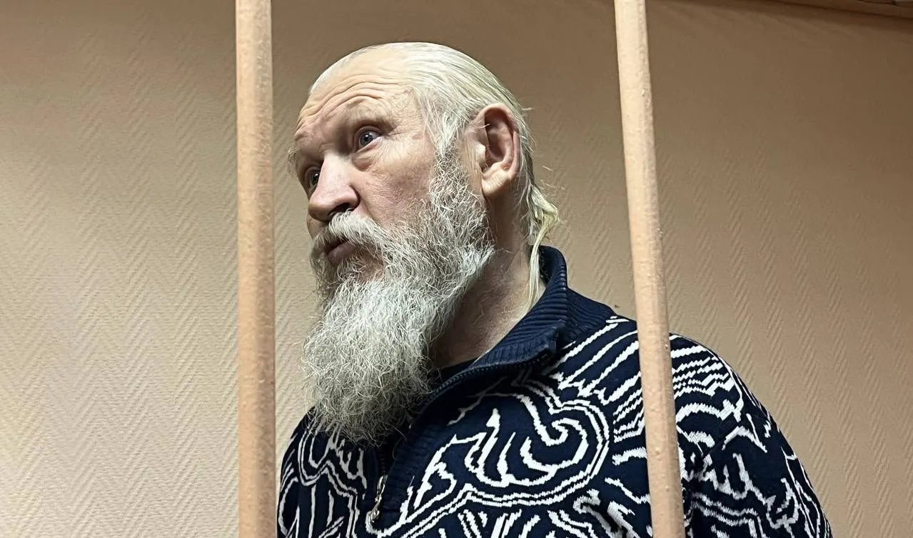 В обновлённый перечень Росфинмониторинга включён Михаил Александрович Глущенко — бывший депутат от ЛДПР, осуждённый за соучастие в организации убийства Галины Старовойтовой.