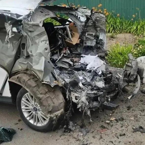 Серия ударов беспилотников в Шебекинском округе повредила автомобили, автобусы, здания и частные дома; подробности ущерба уточняются.