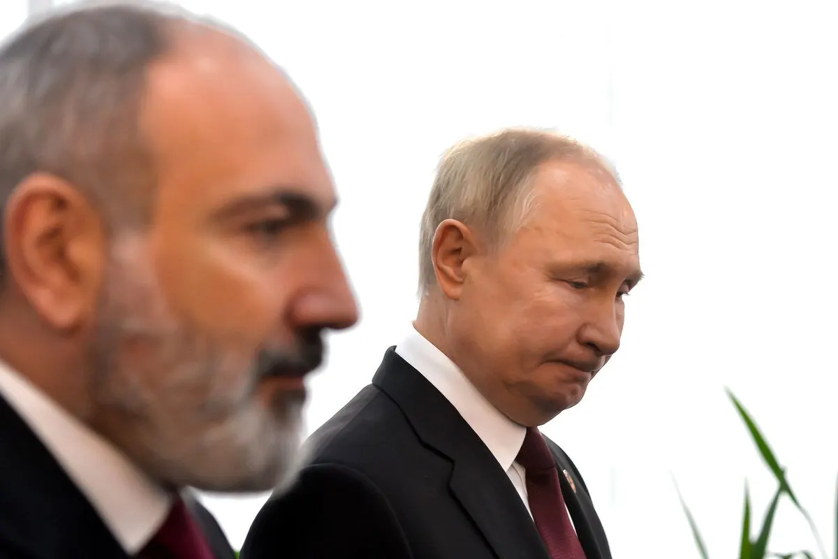 По данным статистики Армении, за январь–май 2026 года товарооборот с Россией составил $2,196 млрд — падение на 21,5%, доля России в обмене сократилась до 28%.