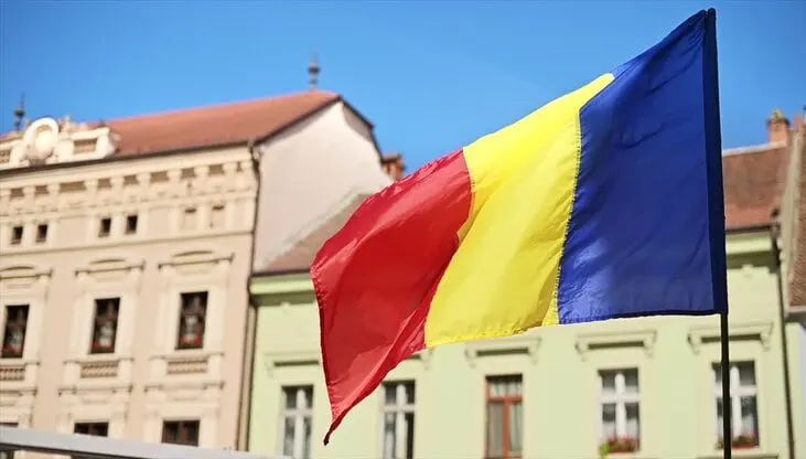 Румыния потребовала выезда российского дипломата после того, как 24–26 июля её силы сбили три беспилотника; дипломатам был передан фрагмент одного из дронов, а посол Румынии в Москве отозван для консультаций.