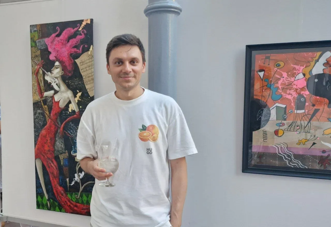 Иван Звягин подал в суд иск с требованием удалить персональные данные и фотографию из онлайн‑выставки Минюста и обязать ведомство опубликовать опровержение.