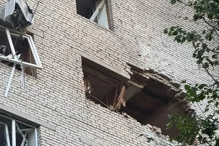 В ночь на 13 июля в Московской области в результате падения беспилотника в поселке Пионерский погибли три человека, ещё пятеро получили ранения; также загорелось несколько частных домов.