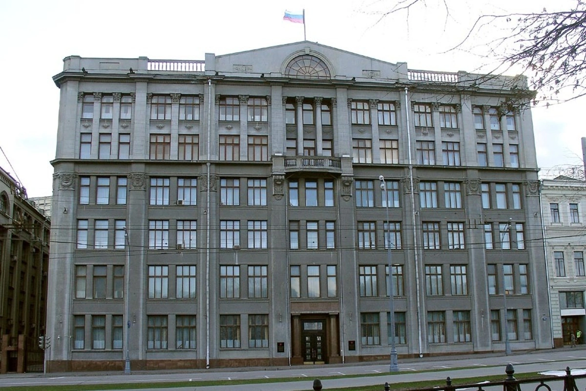 По указанию из администрации президента крупные подконтрольные СМИ обязали ограничить публикации фото и видео с последствиями ударов ВСУ по российской территории и сделать упор на показе результатов российских атак; обсуждается и возможность ужесточения мер вплоть до уголовной ответственности за такие публикации.