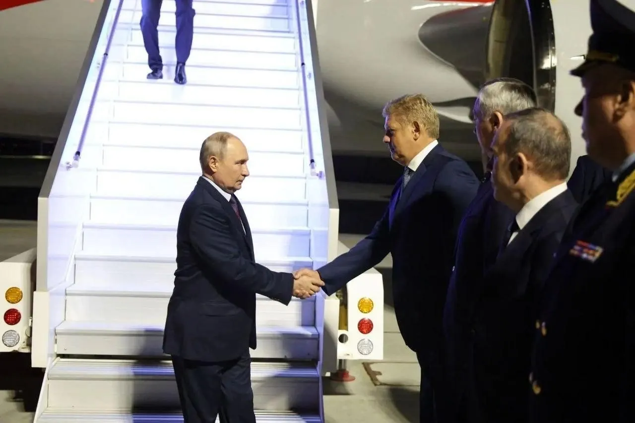 Владимир Путин посетил Новосибирск по случаю открытия СКИФа — Сибирского кольцевого источника фотонов.