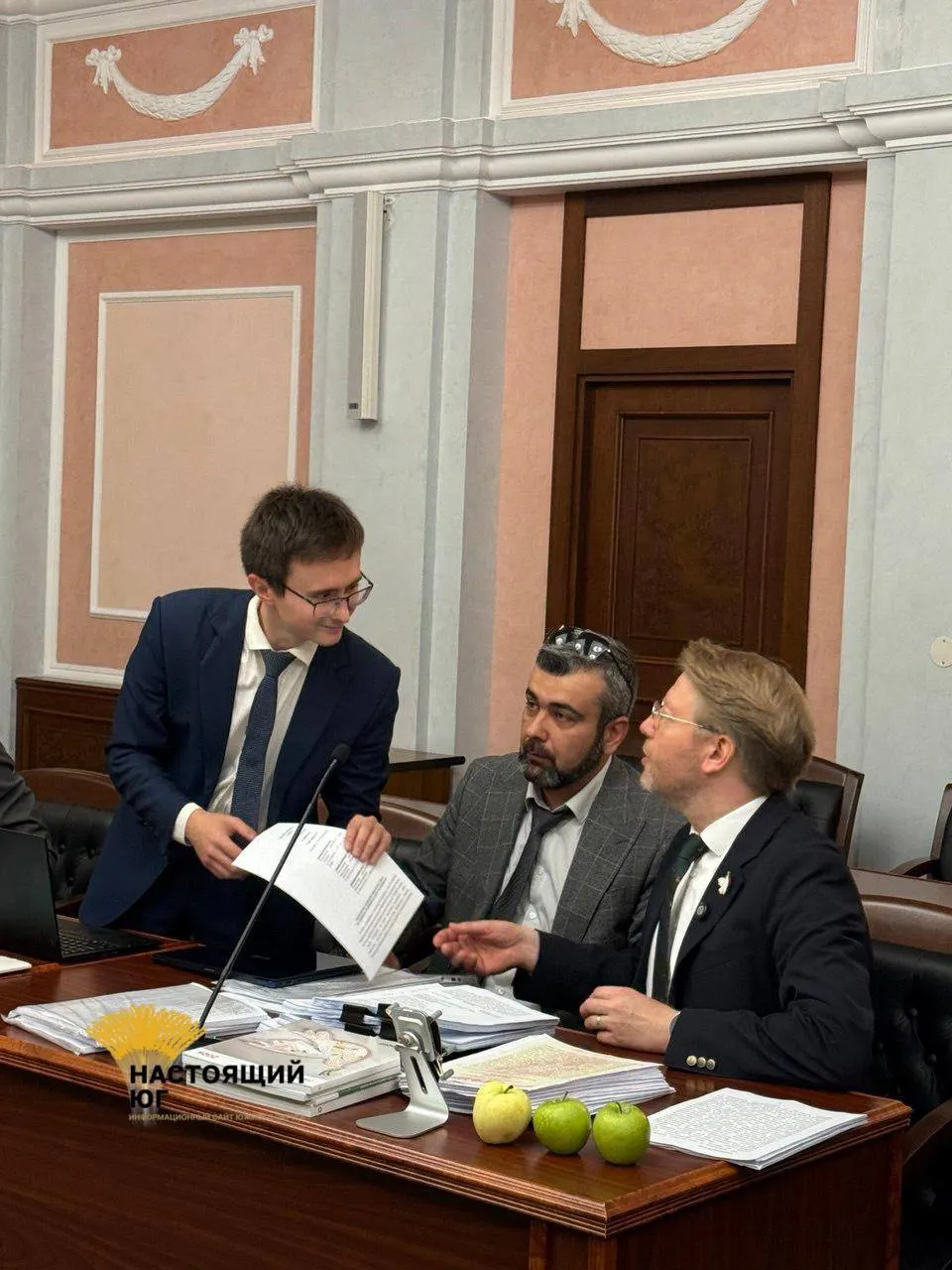 На заседании Верховного суда представитель Центризбиркома заявил о нарушениях со стороны партии в предвыборной агитации и копирайте, включая спорную цитату Г. Явлинского и использование материалов OpenAI.
