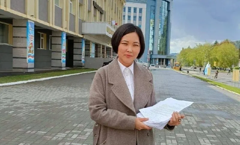 Активистка из Республики Алтай направила Минюсту открытое письмо и призвала прекратить практику давления на оппозицию через обвинения и заказные экспертизы.