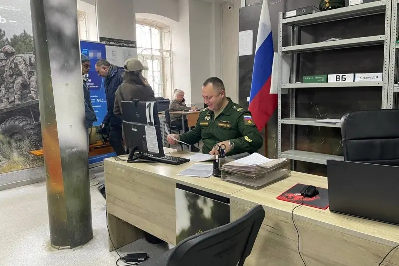 Официальные лица заявили, что массовая мобилизация не планируется; эксперты называют распространение подобных материалов попытками давления на общество.