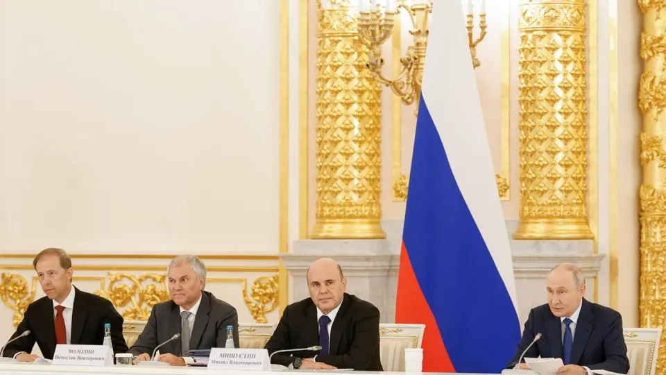 Власти обещают обеспечить занятость вернувшихся с фронта, усилить требования к бизнесу и запретить увольнения ветеранов по сокращениям.