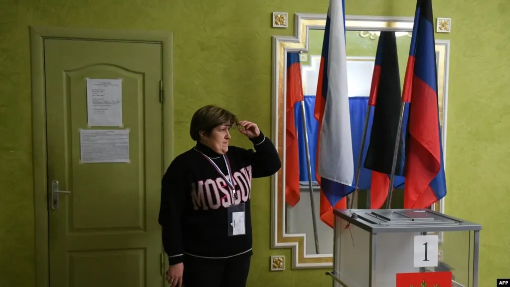 Сообщают о принуждении голосовать через дистанционное электронное голосование, смене избирательного участка и указаниях голосовать за определённых кандидатов.