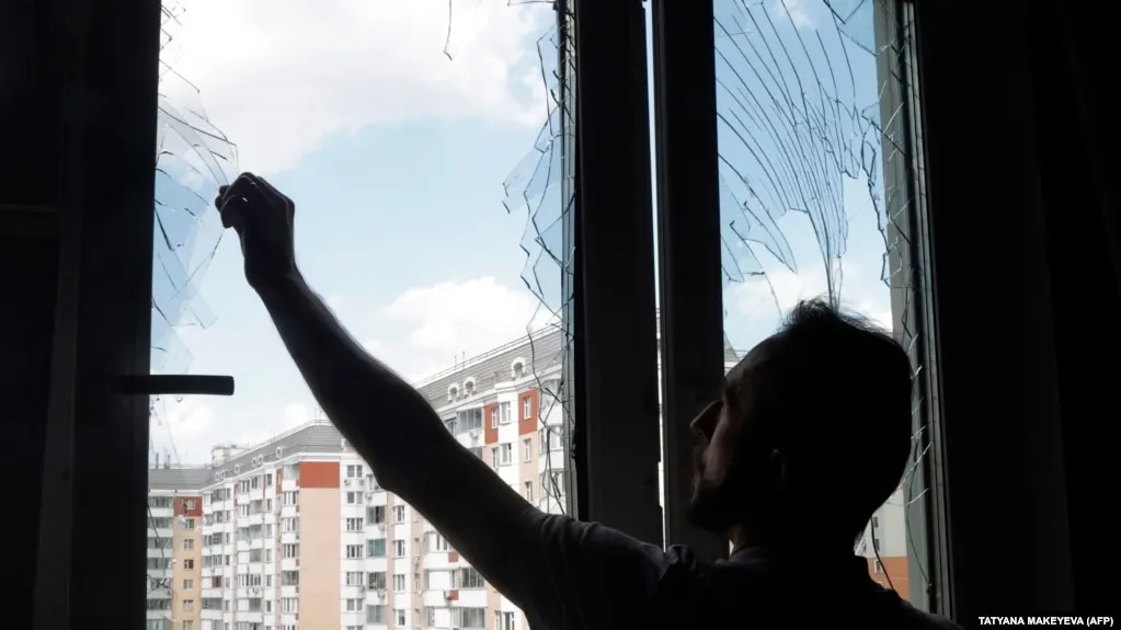 Подмосковье, Кубинка и другие районы стали эпицентрами атак дронов; власти сообщают о десятках сбитых БПЛА и эвакуациях.