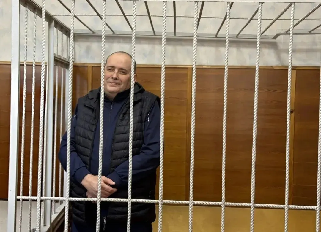 Суд вынес решение: общий срок 14 лет колонии и штраф почти 17 млн рублей, после учёта прошлого приговора; сумма взяток — 4,41 млн рублей, личная доля — не менее 2,7 млн.