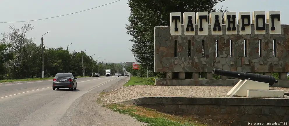 После ночных атак зафиксированы пожары на Сызранском НПЗ и в Таганроге; сведений о погибших нет, пострадавших также не зафиксировано.