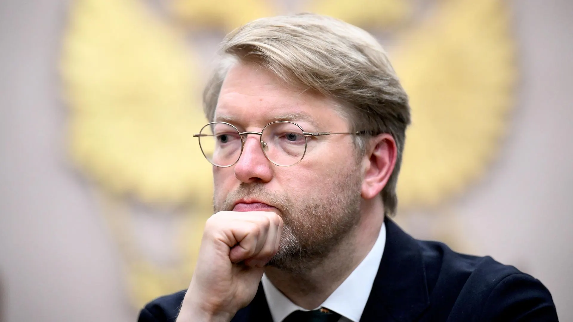 Партия пенсионеров и «Зелёные» требуют отстранить четырех кандидатов от «Яблока» в Подмосковье; суды рассматривают иски, дело затрагивает вопросы авторских прав и политической борьбы на региональном уровне.
