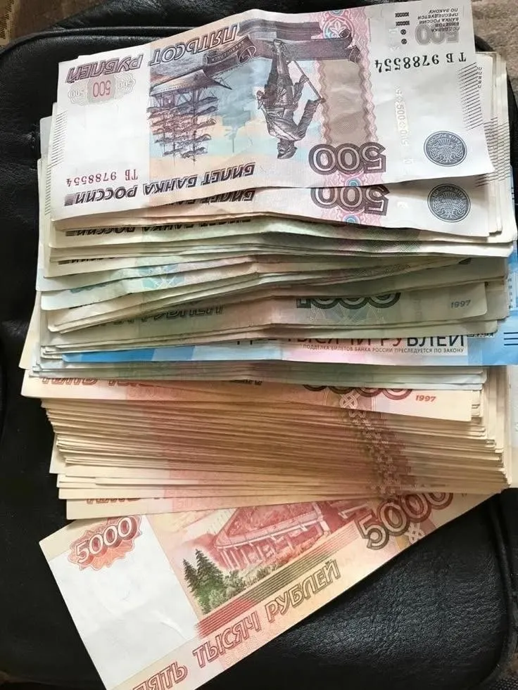 Депутат предложил ввести обязательную годовую премию под названием «13-ю зарплату» — сначала для работников бюджетной сферы; законопроект уже внесён.