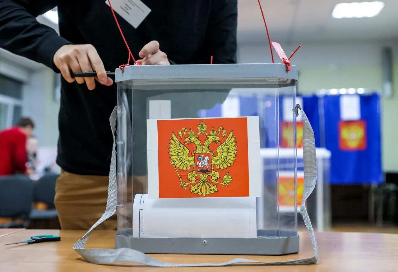 Первые данные экзит-полов второго дня выборов ЕДГ-2026: расклад по основным партиям и возможное влияние на итоговую борьбу.