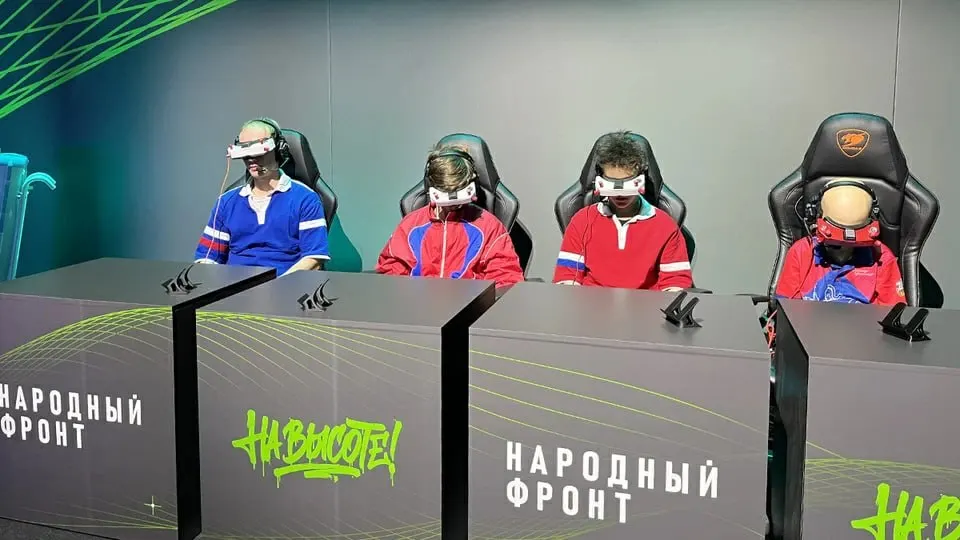 В рамках государственной инициативы школьники и студенты начнут обучаться пилотированию, сборке и программированию дронов в шести регионах.