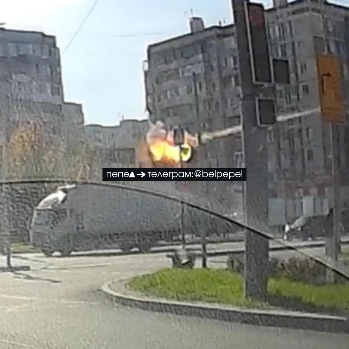 В Белгородской области сообщили об атаке беспилотников по кондитерской «Каньон»; позже появилась информация о предполагаемом попадании ракеты по объекту.