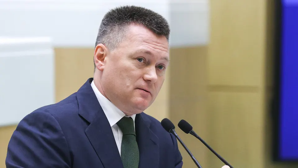 Россия и Китай обсуждают расширение правовой кооперации между судами и новые условия для китайских инвесторов на фоне военного конфликта. Краснов поручил контролировать дела с участием китайских инвесторов, а китайские партнеры сокращают вложения в нефтегазовый сектор и пересматривают проекты.