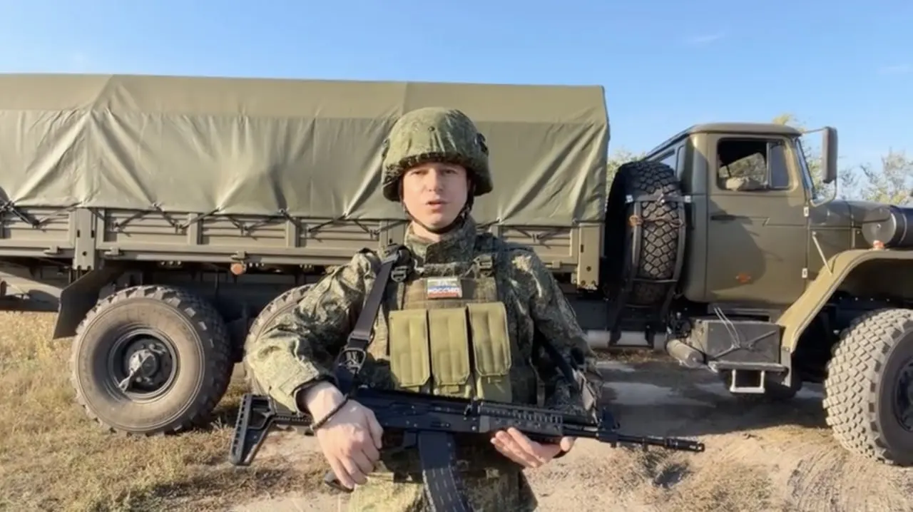 Экс-депутат Михаил Романов заключил контракт с Минобороны и стал военнослужащим; по данным источников, решение связано с желанием участвовать в СВО, а не с проверками.